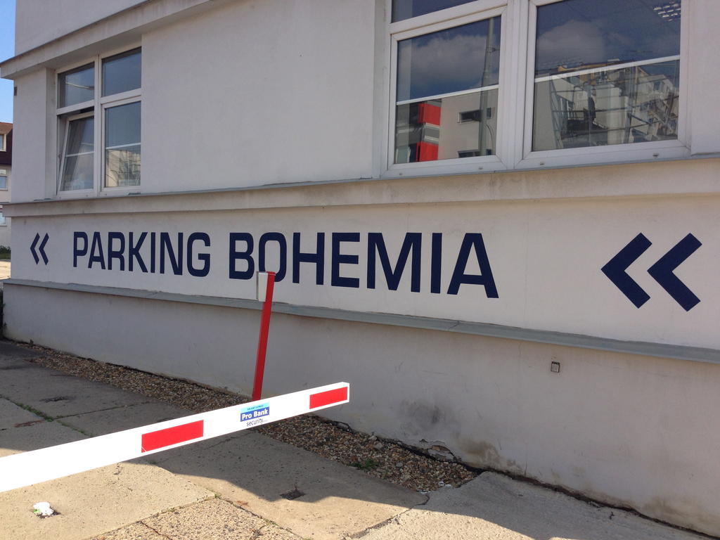 Hostel Bohemia Прага Экстерьер фото